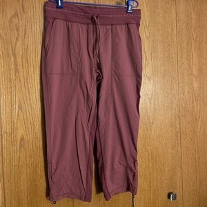 Lululemon capri pants